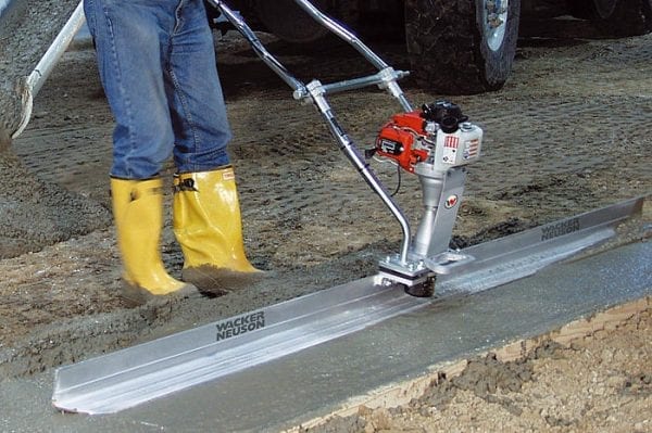 P35A - Vibrating Wet Screed