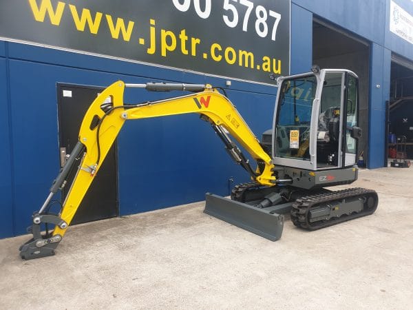 EZ36 Tracked Excavator - Zero Tail Swing - Incl. Easy Lock Hitch