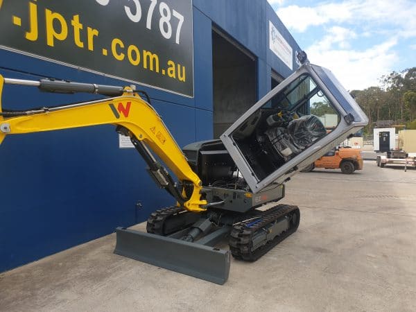 EZ36 Tracked Excavator - Zero Tail Swing - Incl. Easy Lock Hitch