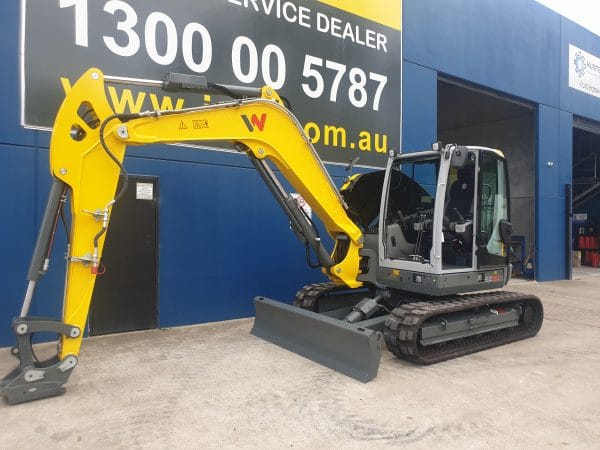 EZ80 Tracked Excavator - Zero Tail Swing - Incl Easy Lock Hitch