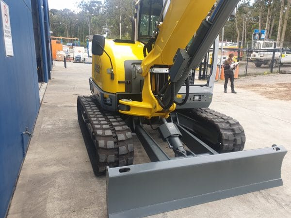 EZ80 Tracked Excavator - Zero Tail Swing - Incl Easy Lock Hitch