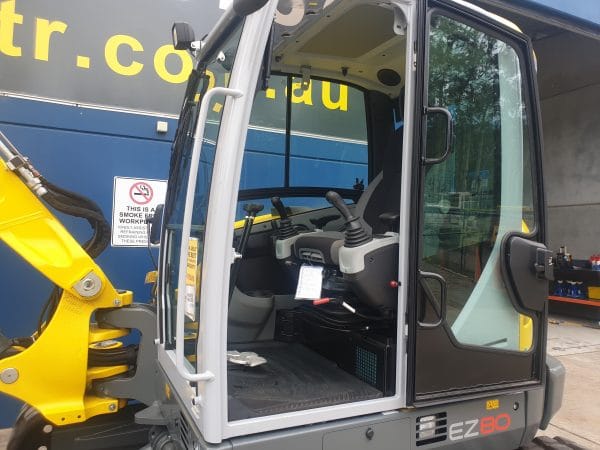 EZ80 Tracked Excavator - Zero Tail Swing - Incl Easy Lock Hitch