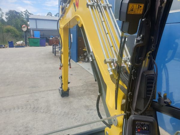 EZ80 Tracked Excavator - Zero Tail Swing - Incl Easy Lock Hitch