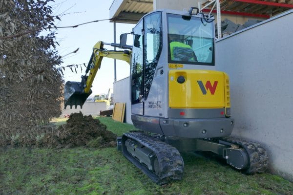 EZ26 Tracked Excavator - Zero Tail Swing - Incl. Easylock Hitch