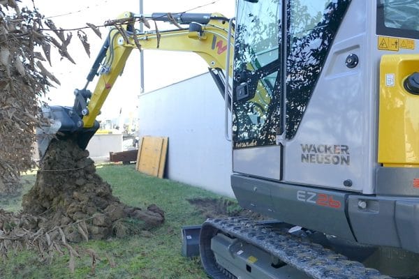 EZ26 Tracked Excavator - Zero Tail Swing - Incl. Easylock Hitch