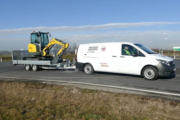 EZ26 Tracked Excavator - Zero Tail Swing - Incl. Easylock Hitch