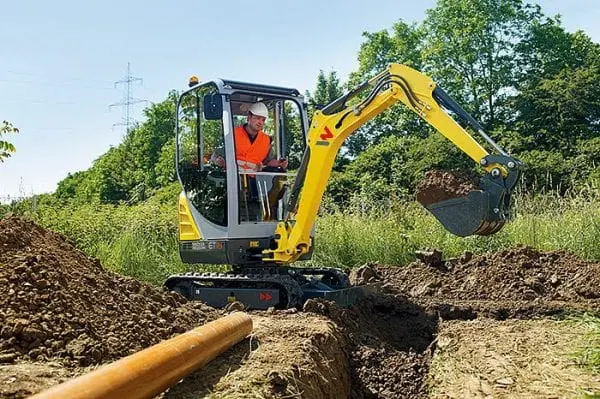 ET16 Tracked Excavator - Conventional Tail