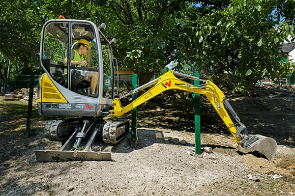 ET16 Tracked Excavator - Conventional Tail