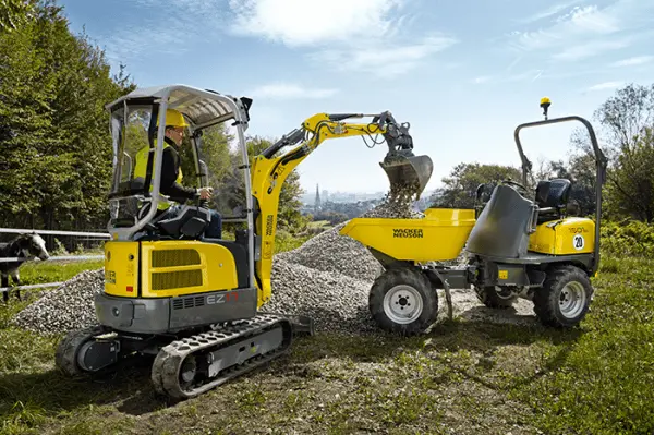 EZ17 Tracked Excavator - Zero Tail Swing - Including Easy Lock Hitch