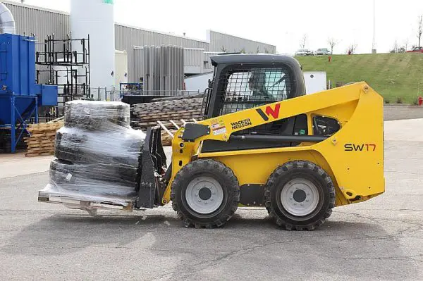 Wacker Neuson SW17 - Radial Lift Skid Steer
