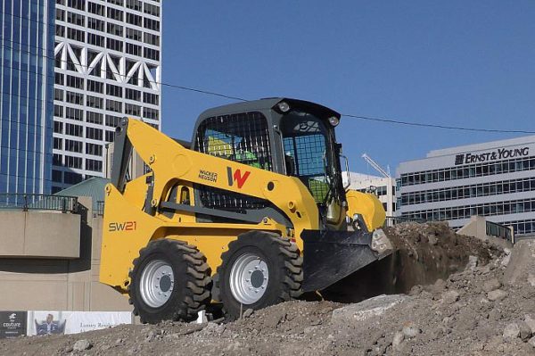 SW21 - Vertical Lift Skid Steer Loader