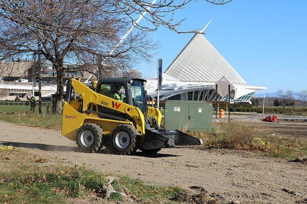 SW21 - Vertical Lift Skid Steer Loader